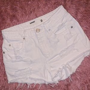 garage size 0 white shorts